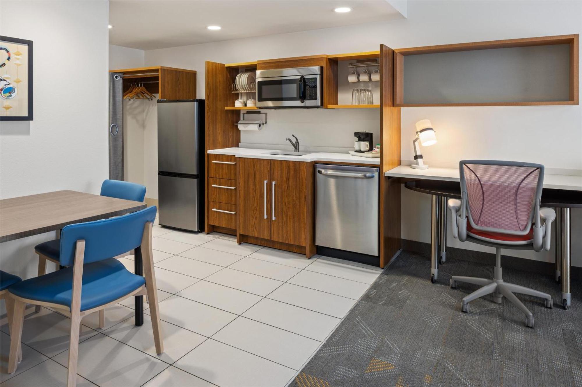 Home2 Suites By Hilton Roseville Minneapolis Exterior photo