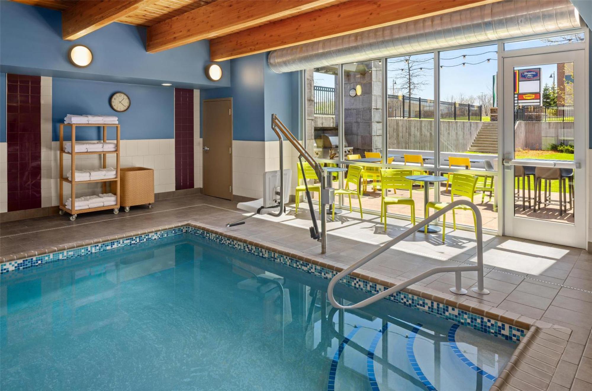 Home2 Suites By Hilton Roseville Minneapolis Exterior photo